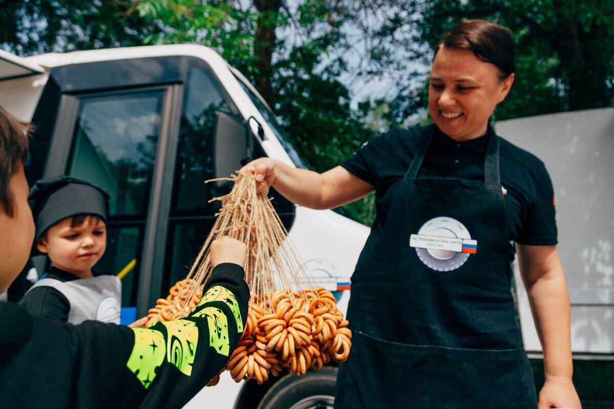 1 июня в Суздале стартовал новый сезон проекта “Гастрономическая карта России”. На нем умилялись мастерству юных поваров и обсуждали совместный проект с Google Maps.