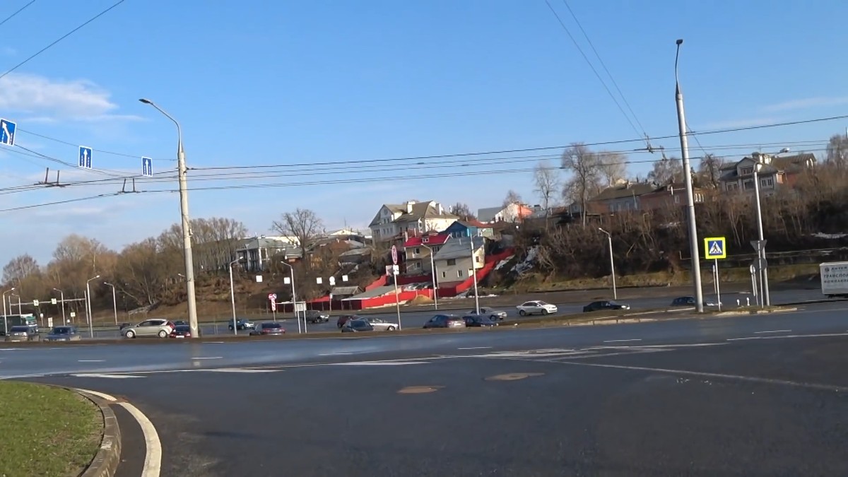 Московский блогер-урбанист прогулялся по Владимиру и снял видео, в котором рассказал об опасных пешеходных переходах, шумовом загрязнении центра и о том, как сделать наш любимый город привлекательнее для туристов.