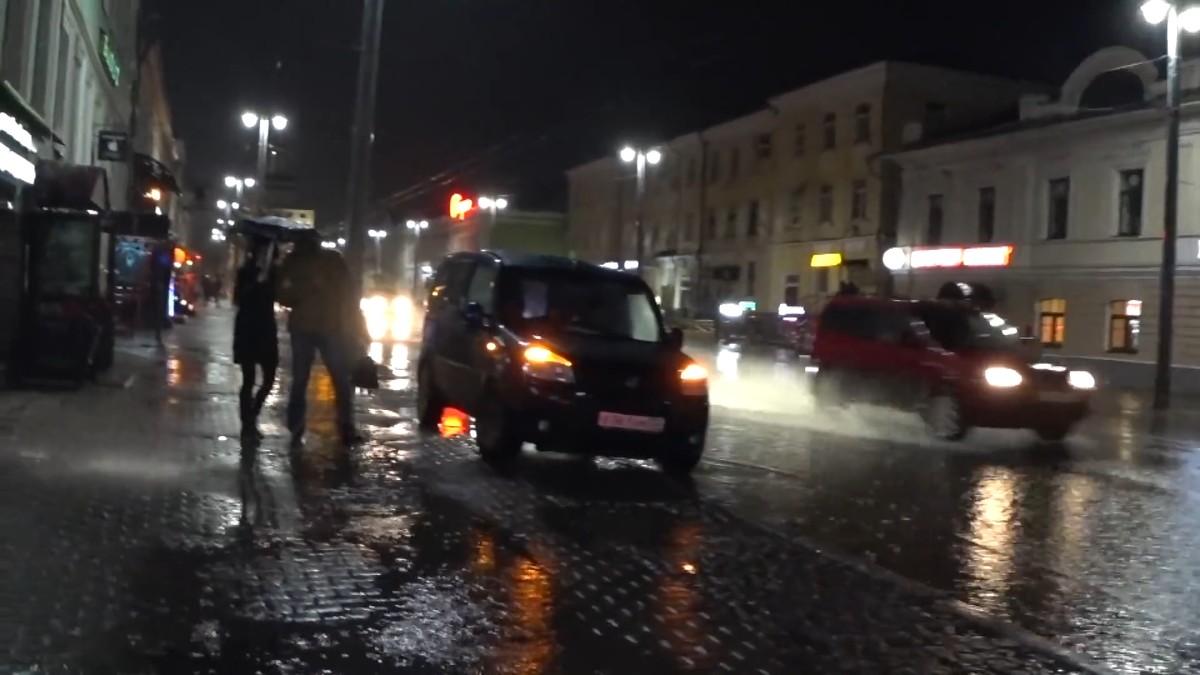 Московский блогер-урбанист прогулялся по Владимиру и снял видео, в котором рассказал об опасных пешеходных переходах, шумовом загрязнении центра и о том, как сделать наш любимый город привлекательнее для туристов.