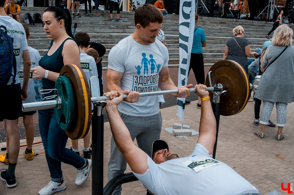 1 июня во Владимире состоялась всероссийская акция “Зеленый Марафон”. На него пришло 1400 участников и несколько тысяч зрителей.