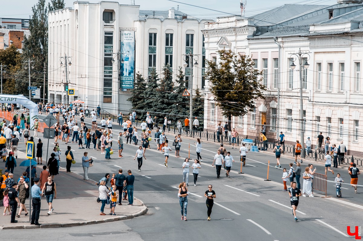 1 июня во Владимире состоялась всероссийская акция “Зеленый Марафон”. На него пришло 1400 участников и несколько тысяч зрителей.