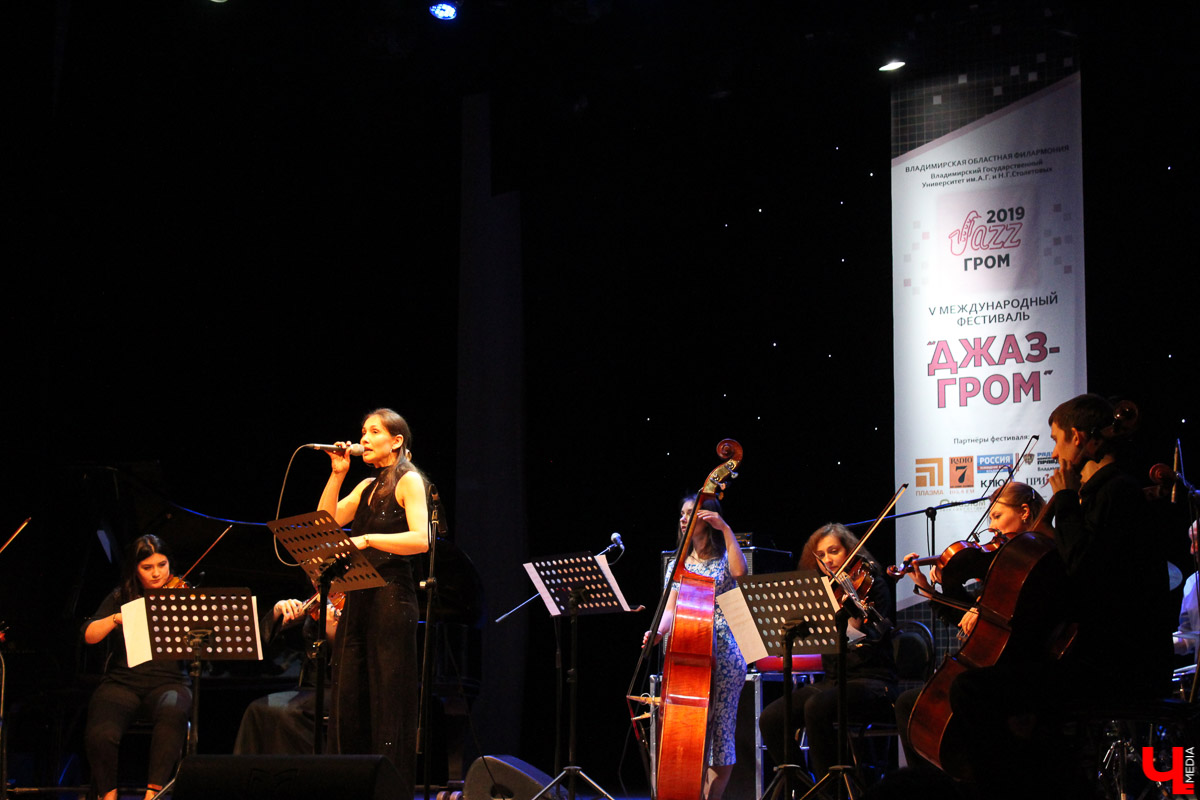С 30 по 31 мая во Владимире отгремел уникальный фестиваль – «Джаз-Гром». Его для владимирских любителей джаза организовали заслуженный артист России Сергей Жилин и областная филармония.