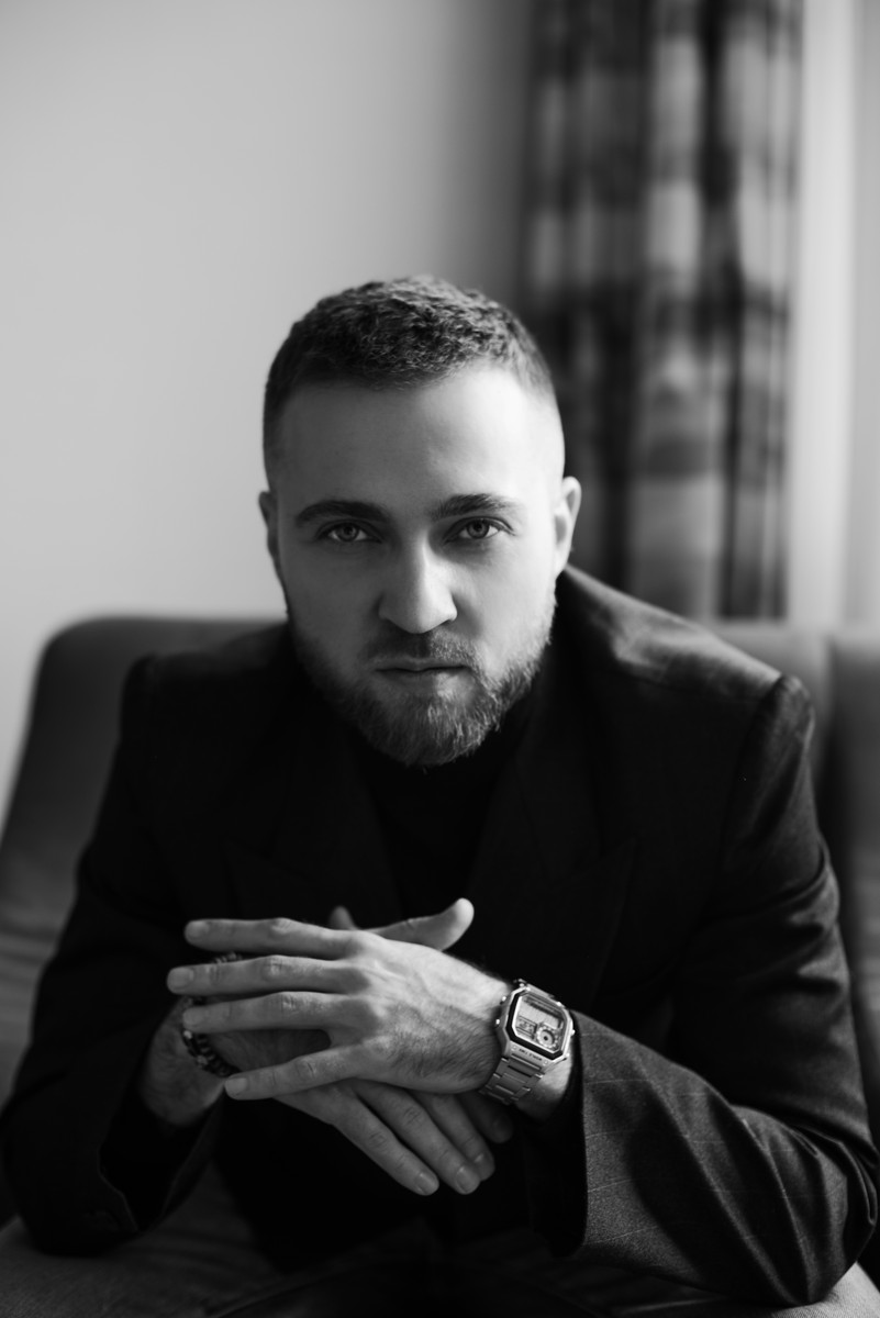 Уже два года фотограф Людмила Потемкина работает в жанре черно-белого «арт-ню». О том, как бороться со стеснением, чем отличается искусство обнажения в кадре и пошлость, зачем нужны «ню» и почему мужчины не очень любят фотографироваться, она рассказала в интервью для «Ключ-Медиа».