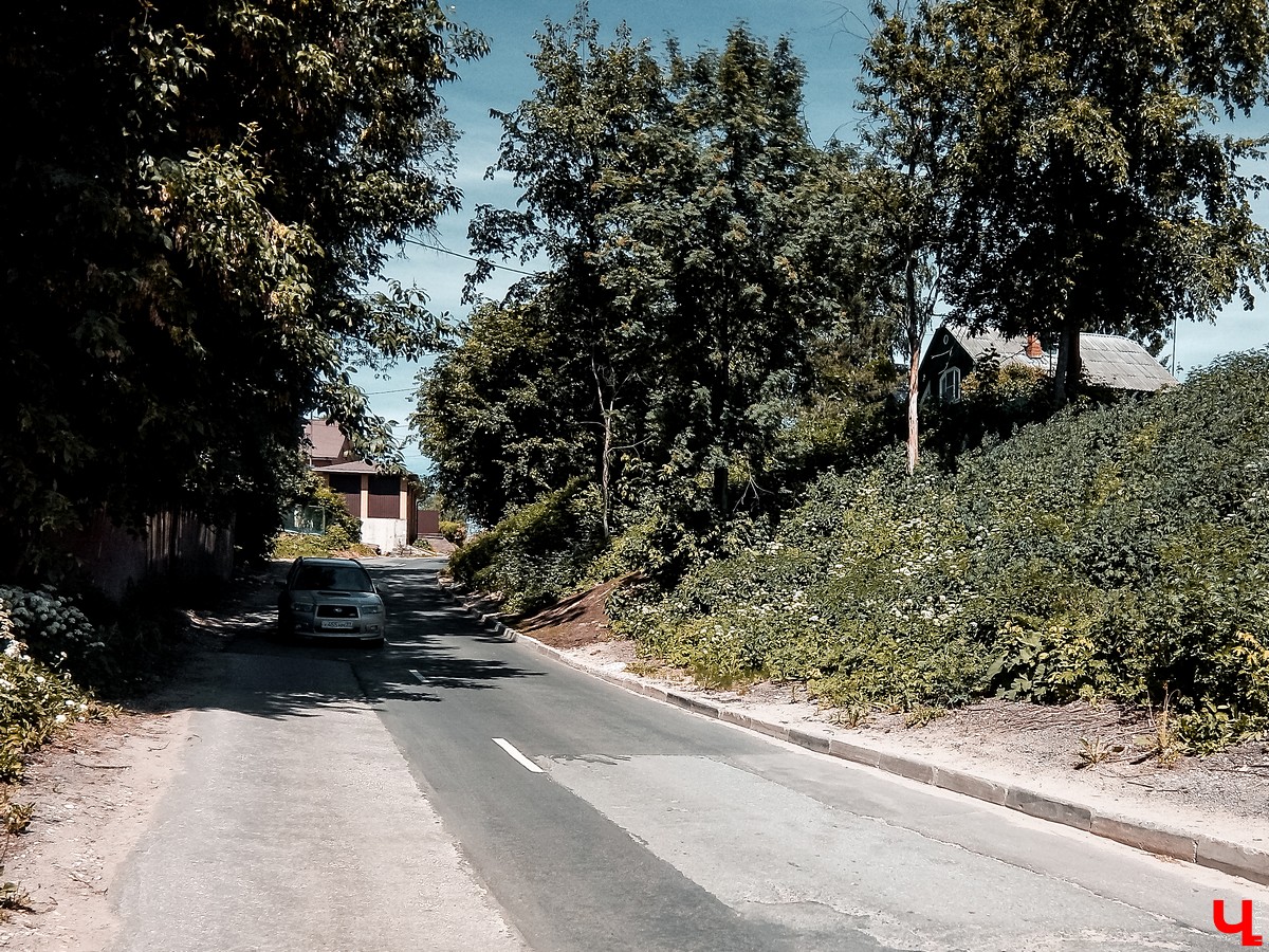 Во Владимире ограничили парковку на нескольких улицах. Запреты могут оказаться бесполезными сразу по нескольким причинам.