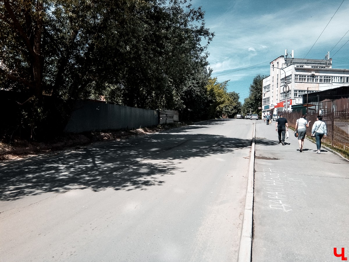 Во Владимире ограничили парковку на нескольких улицах. Запреты могут оказаться бесполезными сразу по нескольким причинам.