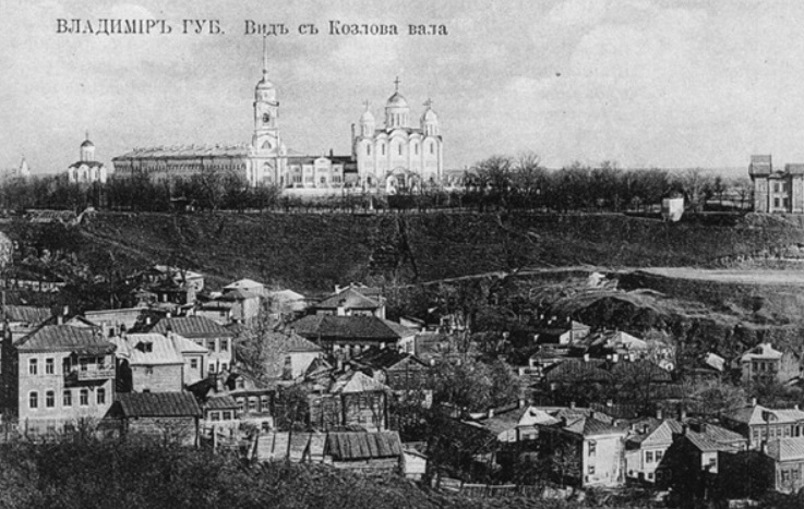 2019-й год официально объявлен Годом театра в России. Чем не повод вспомнить историю нашего владимирского театра драмы? Тем более, что в прошлом году отмечался его 170-летний юбилей. Но, как оказалось, театральная жизнь в городе забурлила намного раньше.