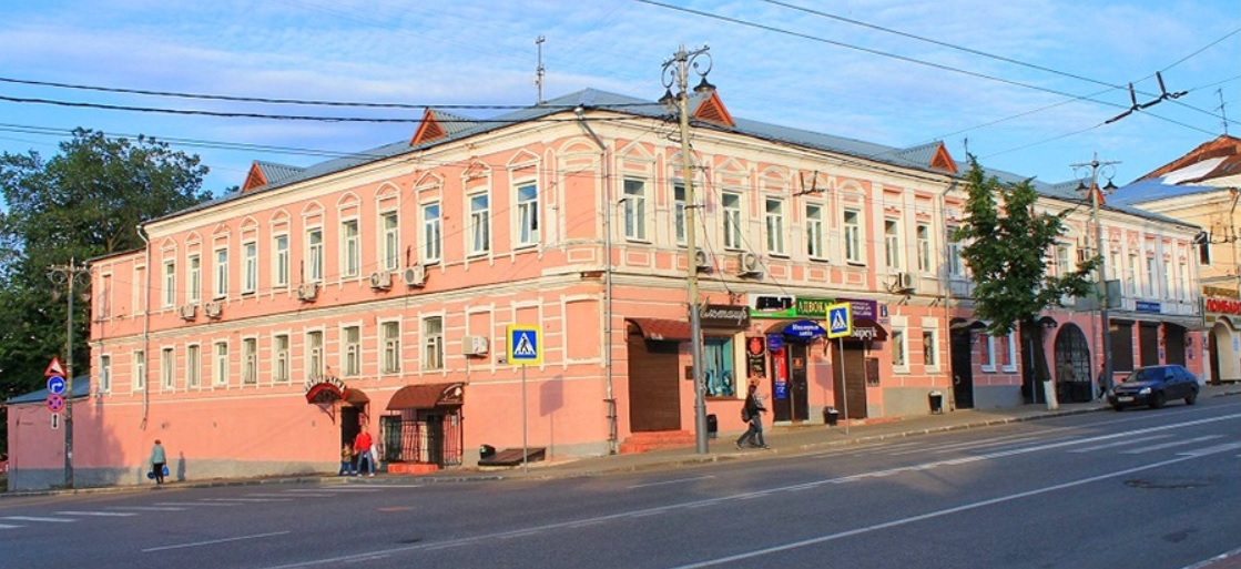 2019-й год официально объявлен Годом театра в России. Чем не повод вспомнить историю нашего владимирского театра драмы? Тем более, что в прошлом году отмечался его 170-летний юбилей. Но, как оказалось, театральная жизнь в городе забурлила намного раньше.