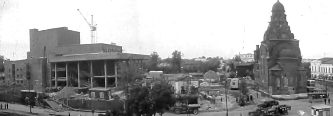 2019-й год официально объявлен Годом театра в России. Чем не повод вспомнить историю нашего владимирского театра драмы? Тем более, что в прошлом году отмечался его 170-летний юбилей. Но, как оказалось, театральная жизнь в городе забурлила намного раньше.