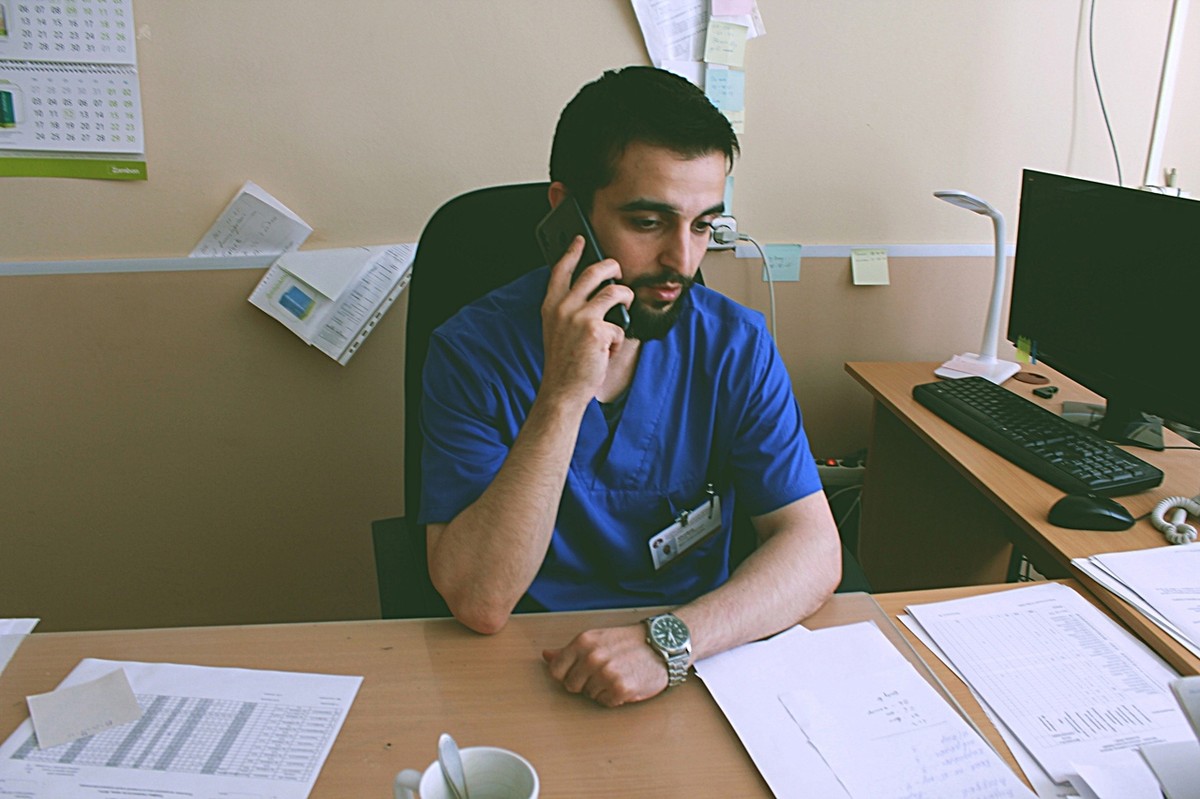 В Областной клинической больнице прошел конкурс “Золотой стетоскоп”. Команда хирургов представила пластилиновый мультфильм о буднях приемного отделения.