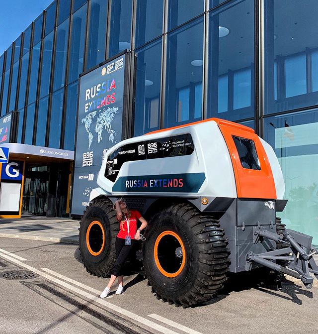 Во Владимире разработали беспилотный вездеход. Его называют полярным автобусом и будут тестировать на Севере до конца 2019 года.