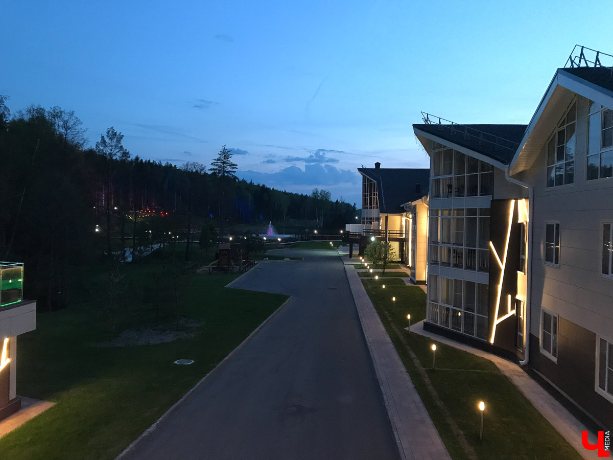 Спа-центр “Доброград” - это целый комплекс с русской парной, финской сауной, душем впечатлений, дорожкой Кнейпа, открытыми бассейнами и другими всевозможными услугами. Мы посетили локацию и готовы вам все о ней рассказать.