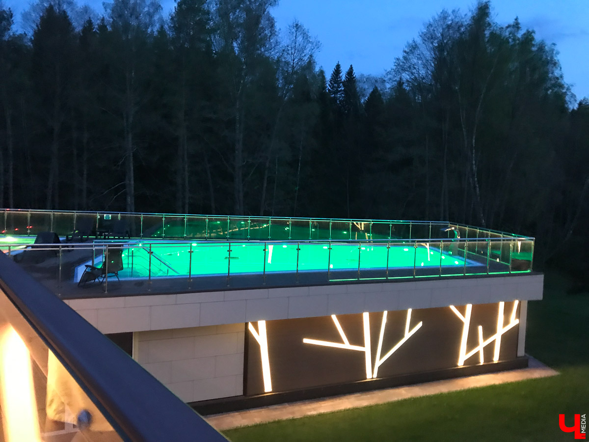 Спа-центр “Доброград” - это целый комплекс с русской парной, финской сауной, душем впечатлений, дорожкой Кнейпа, открытыми бассейнами и другими всевозможными услугами. Мы посетили локацию и готовы вам все о ней рассказать.