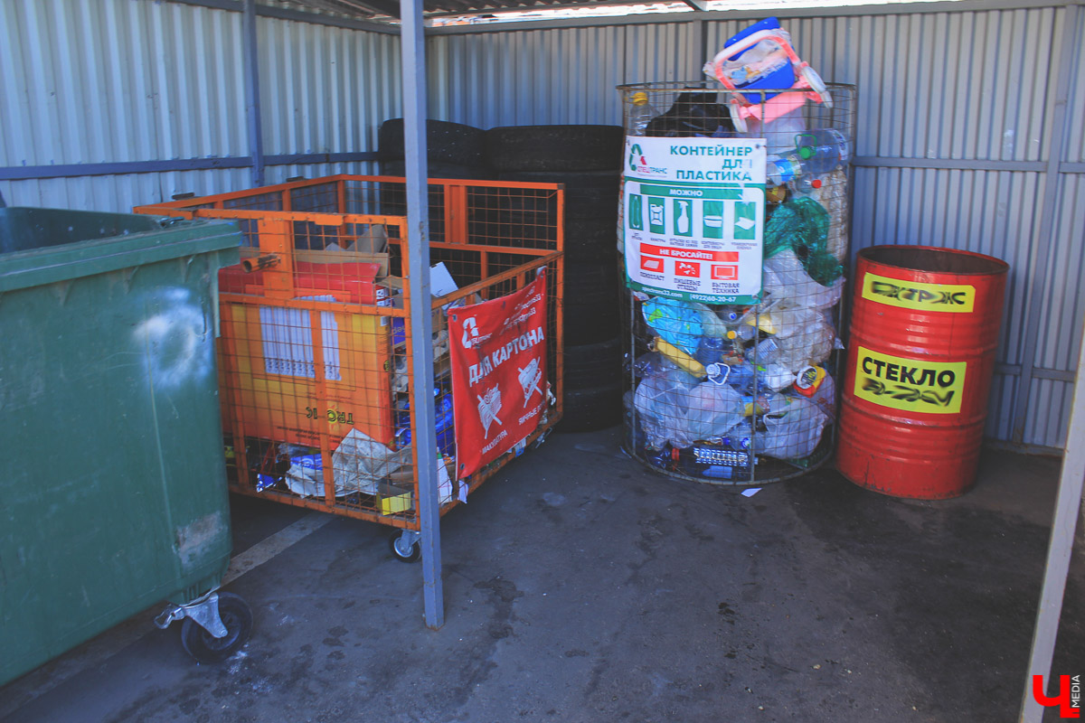 Прошлись по городу с директором местной мусоросортировочной компании. Оценили, как прижилась практика сортировки отходов во Владимире.