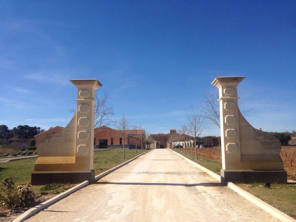 Владимирский художник Михаил Герасимов побывал на пленэре во Франции, по итогам которого прошла выставка. Живописец рассказал о поездке, о том, как создавал полотна.