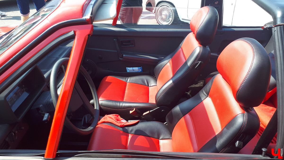 В субботу в Суздале состоялся “Suzdal Retro Show 2019”. В город прибыли ретро-автомобили из разных уголков страны