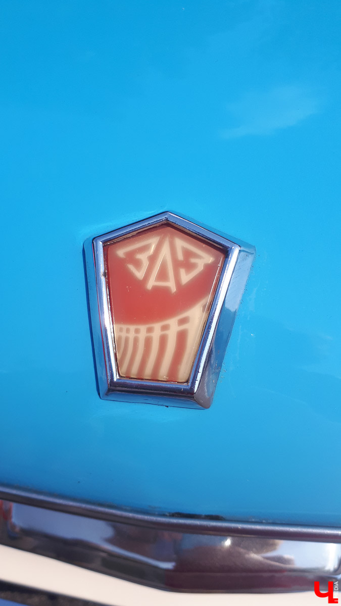 В субботу в Суздале состоялся “Suzdal Retro Show 2019”. В город прибыли ретро-автомобили из разных уголков страны