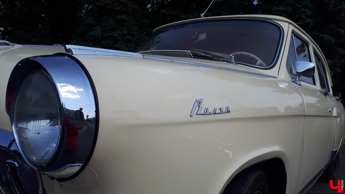 В субботу в Суздале состоялся “Suzdal Retro Show 2019”. В город прибыли ретро-автомобили из разных уголков страны