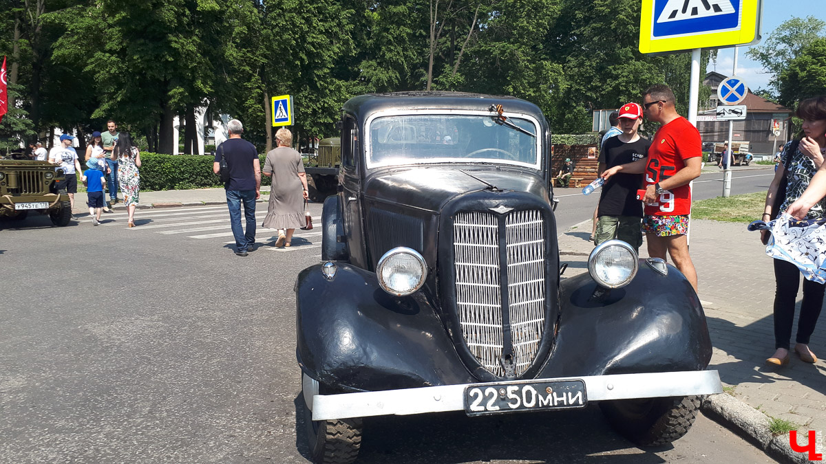 В субботу в Суздале состоялся “Suzdal Retro Show 2019”. В город прибыли ретро-автомобили из разных уголков страны