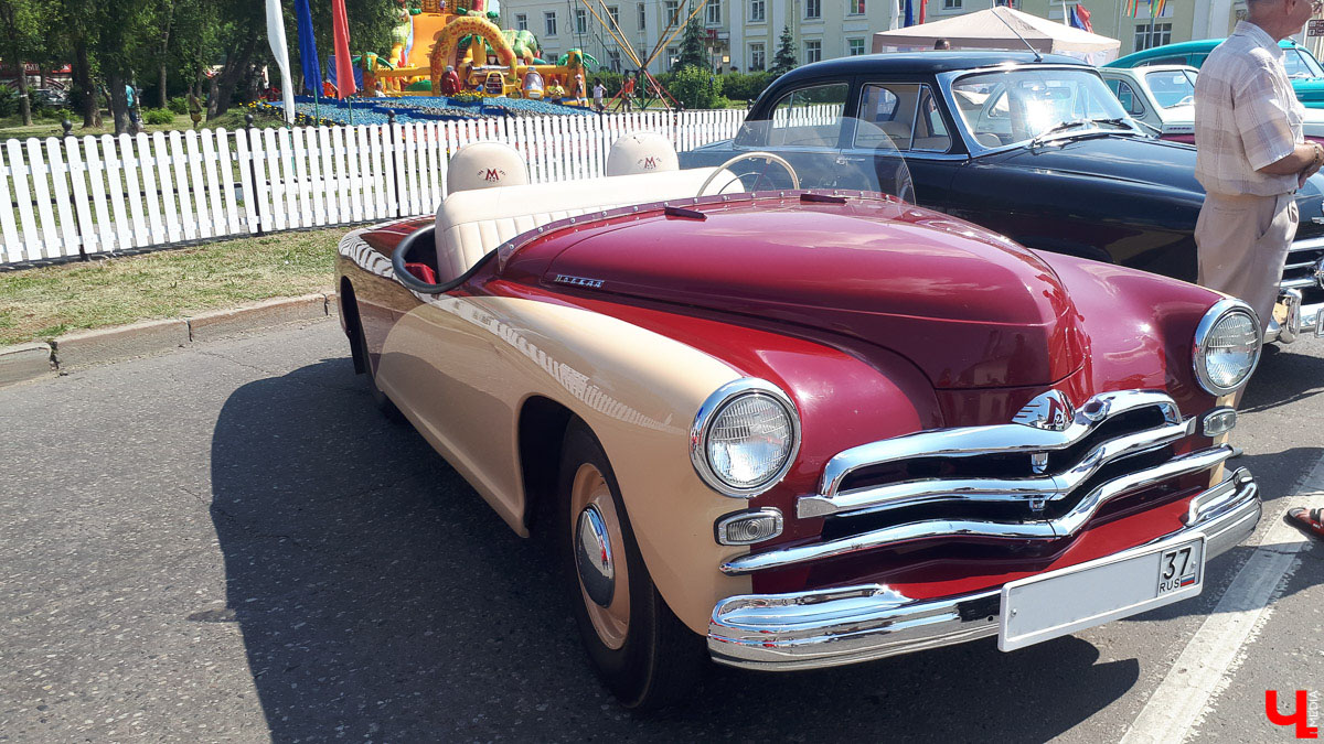 В субботу в Суздале состоялся “Suzdal Retro Show 2019”. В город прибыли ретро-автомобили из разных уголков страны