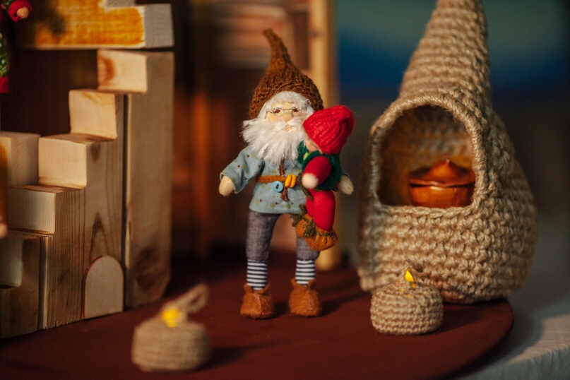 Проект “Сказки из чемодана” существует уже больше года. Он был обречен на популярность с момента рождения. Но что в нем меняется и преобразуется? И как творится магия? Об этом мы расспросили автора, Ирину Пономареву