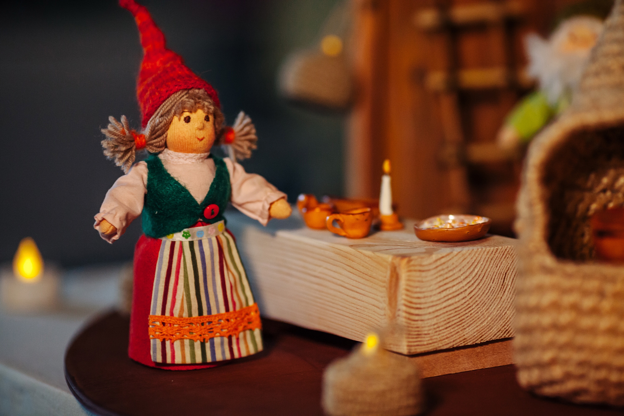 Проект “Сказки из чемодана” существует уже больше года. Он был обречен на популярность с момента рождения. Но что в нем меняется и преобразуется? И как творится магия? Об этом мы расспросили автора, Ирину Пономареву