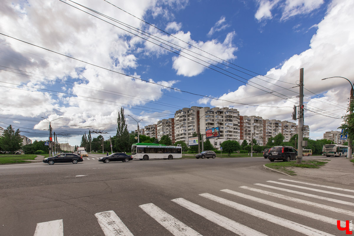 Краевед Александр Пронин провел для нас необычную экскурсию по Суздальскому проспекту. Он поделился интересными ретро-фото и рассказал историю этого места