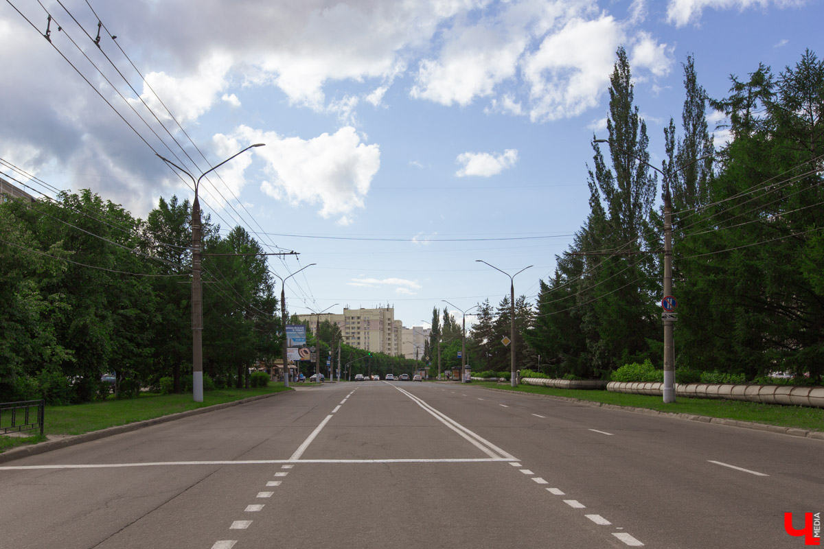 Краевед Александр Пронин провел для нас необычную экскурсию по Суздальскому проспекту. Он поделился интересными ретро-фото и рассказал историю этого места