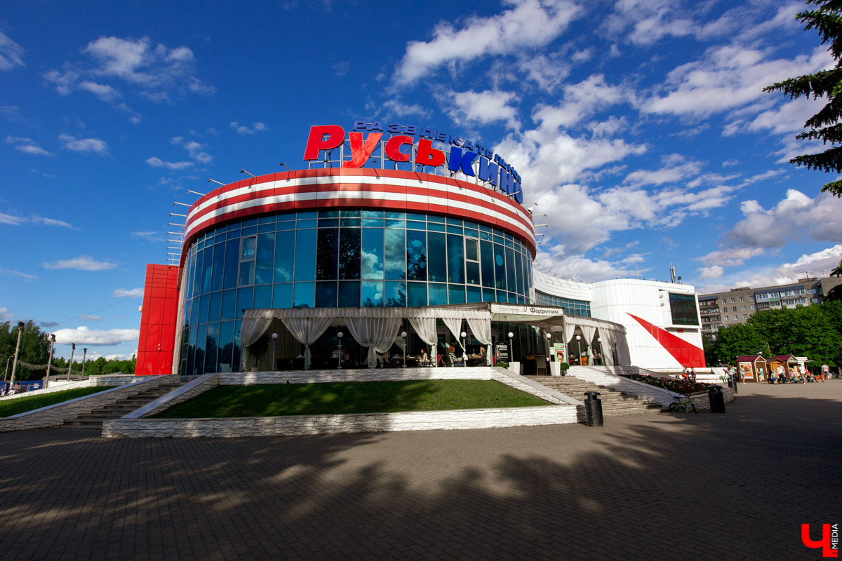 Краевед Александр Пронин провел для нас необычную экскурсию по Суздальскому проспекту. Он поделился интересными ретро-фото и рассказал историю этого места