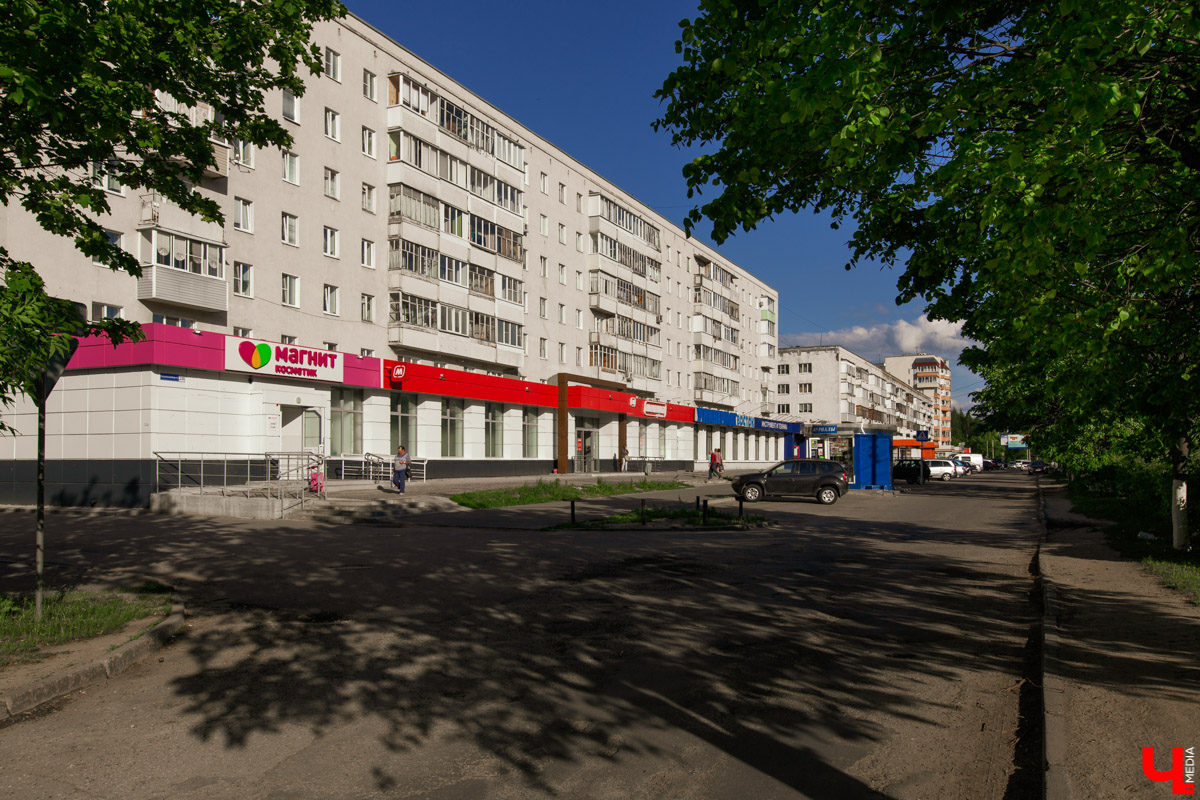 Краевед Александр Пронин провел для нас необычную экскурсию по Суздальскому проспекту. Он поделился интересными ретро-фото и рассказал историю этого места