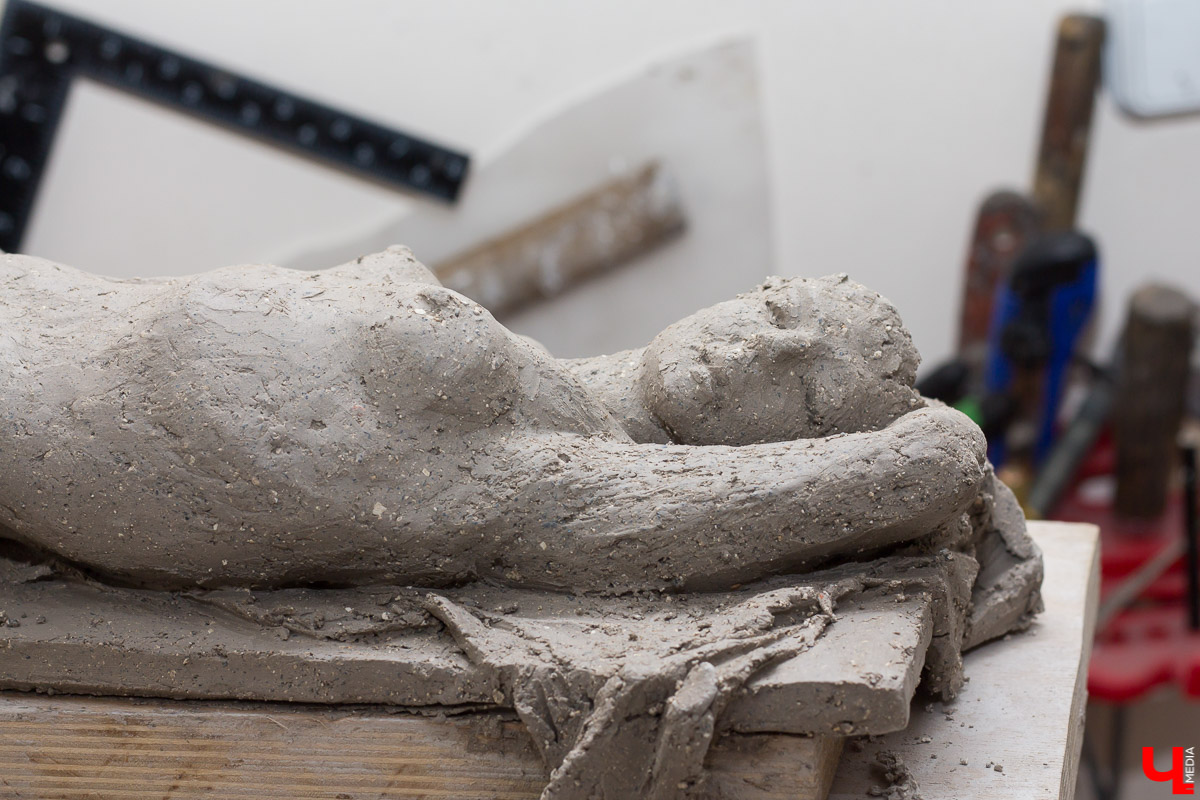 Игорь Черноглазов – один из ведущих скульпторов России. Монументы и парковые фигуры, которые он создает, украшают не только нашу необъятную, но и страны дальнего зарубежья. Черноглазов раскрыл секреты технологии своей работы.