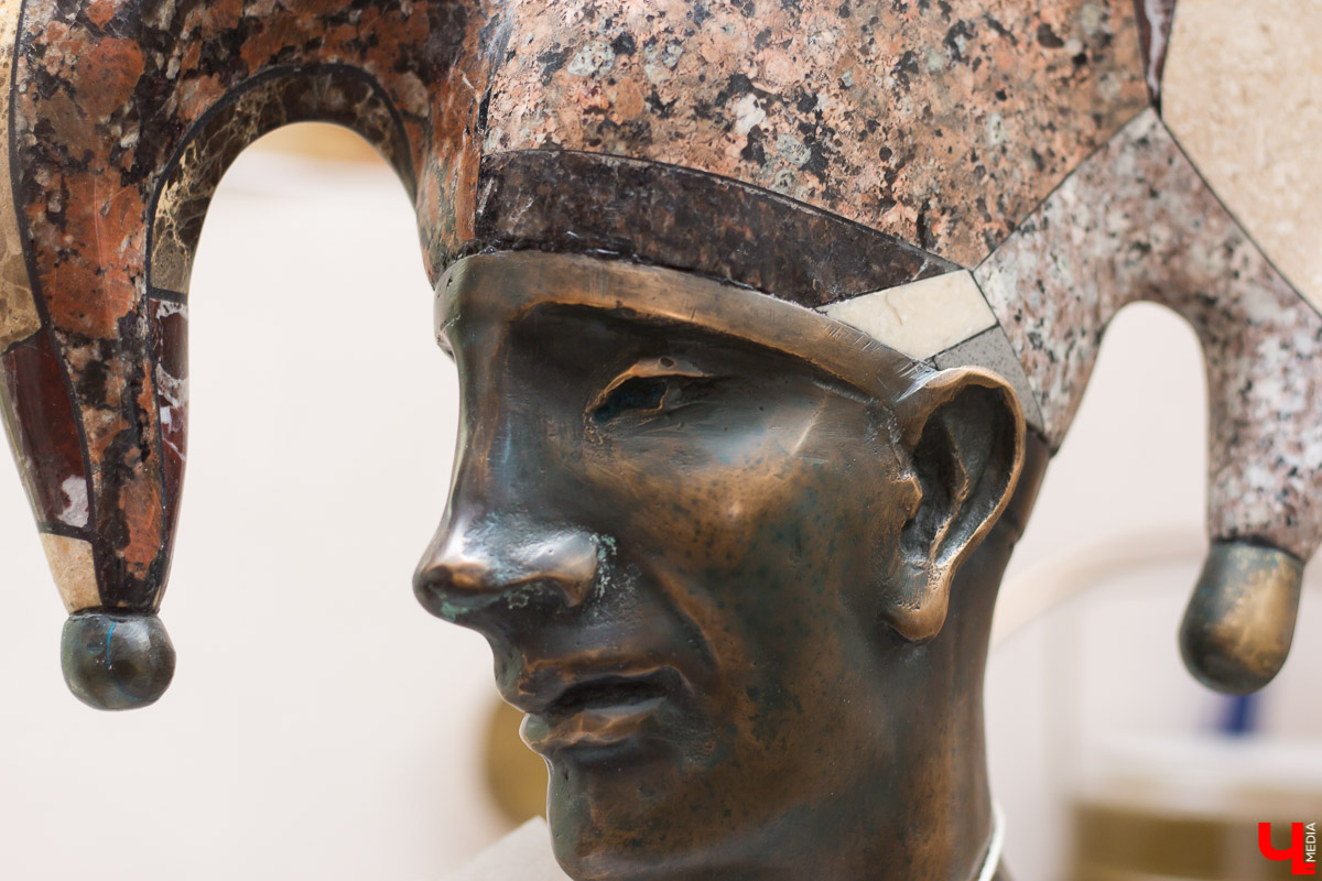 Игорь Черноглазов – один из ведущих скульпторов России. Монументы и парковые фигуры, которые он создает, украшают не только нашу необъятную, но и страны дальнего зарубежья. Черноглазов раскрыл секреты технологии своей работы.