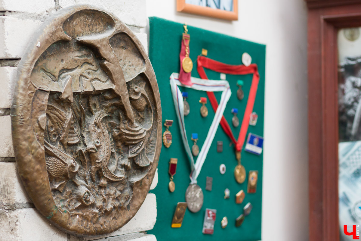 Игорь Черноглазов – один из ведущих скульпторов России. Монументы и парковые фигуры, которые он создает, украшают не только нашу необъятную, но и страны дальнего зарубежья. Черноглазов раскрыл секреты технологии своей работы.