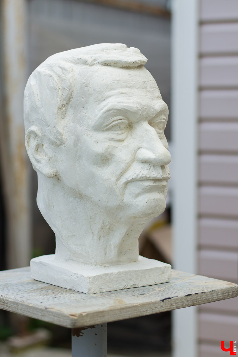 Игорь Черноглазов – один из ведущих скульпторов России. Монументы и парковые фигуры, которые он создает, украшают не только нашу необъятную, но и страны дальнего зарубежья. Черноглазов раскрыл секреты технологии своей работы.