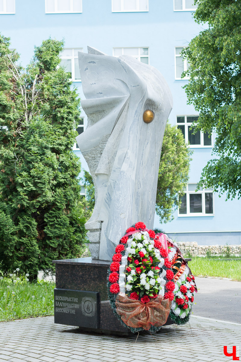 Игорь Черноглазов – один из ведущих скульпторов России. Монументы и парковые фигуры, которые он создает, украшают не только нашу необъятную, но и страны дальнего зарубежья. Черноглазов раскрыл секреты технологии своей работы.