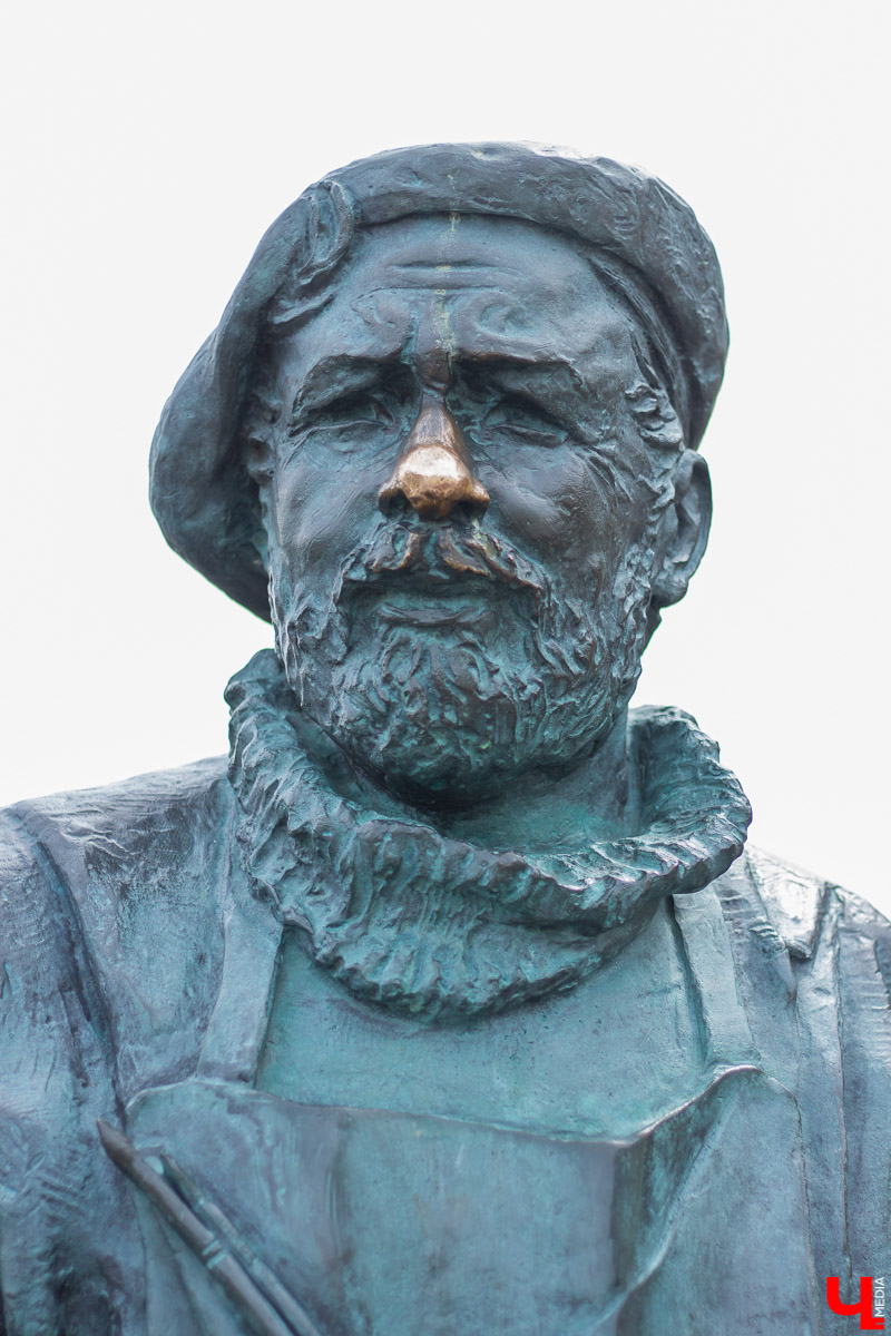 Игорь Черноглазов – один из ведущих скульпторов России. Монументы и парковые фигуры, которые он создает, украшают не только нашу необъятную, но и страны дальнего зарубежья. Черноглазов раскрыл секреты технологии своей работы.