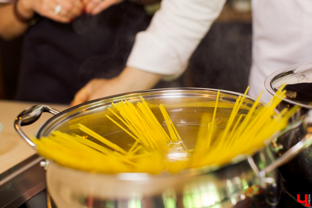 Команда GEN87 раскрыла мастер-шефу Roulet Дмитрию Орловскому формулу похудения и оздоровления с помощью конопляного масла.