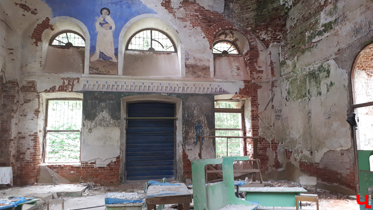 Рассказываем о необычном месте в городской черте. Деревня Ширманиха стала микрорайоном Владимира, но до сих пор это место словно стоит на краю мира. А рядом - очень красивый заброшенный храм