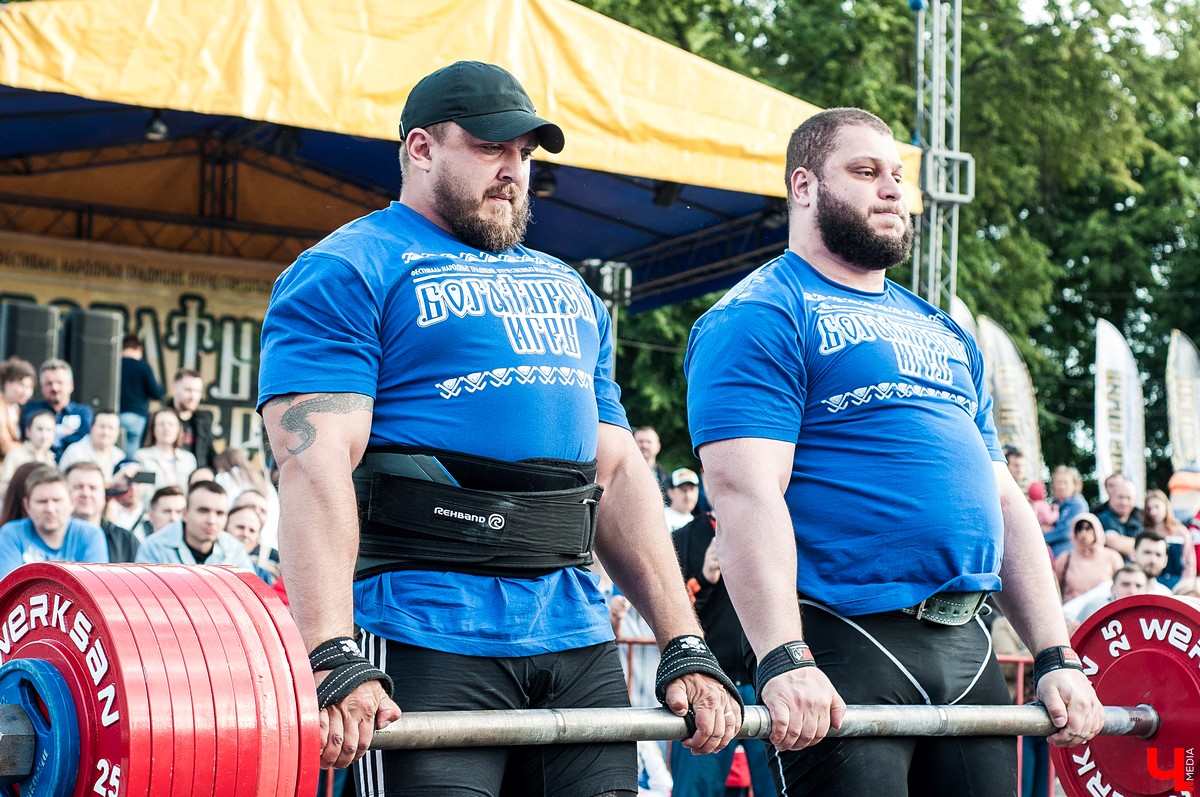 Во Владимире прошел фестиваль “Богатырские игры”. В нем приняли участие спортсмены из нескольких регионов России. За Владимир выступал тяжелоатлет Алексей Ловчев