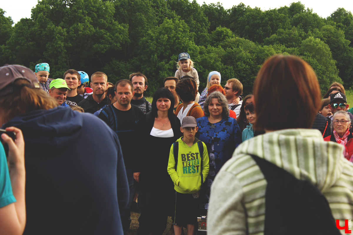 Владимирские музыканты дали концерт на лугу парка “Дружба” Эту территорию власти планируют отдать под застройку. Природа пострадает.