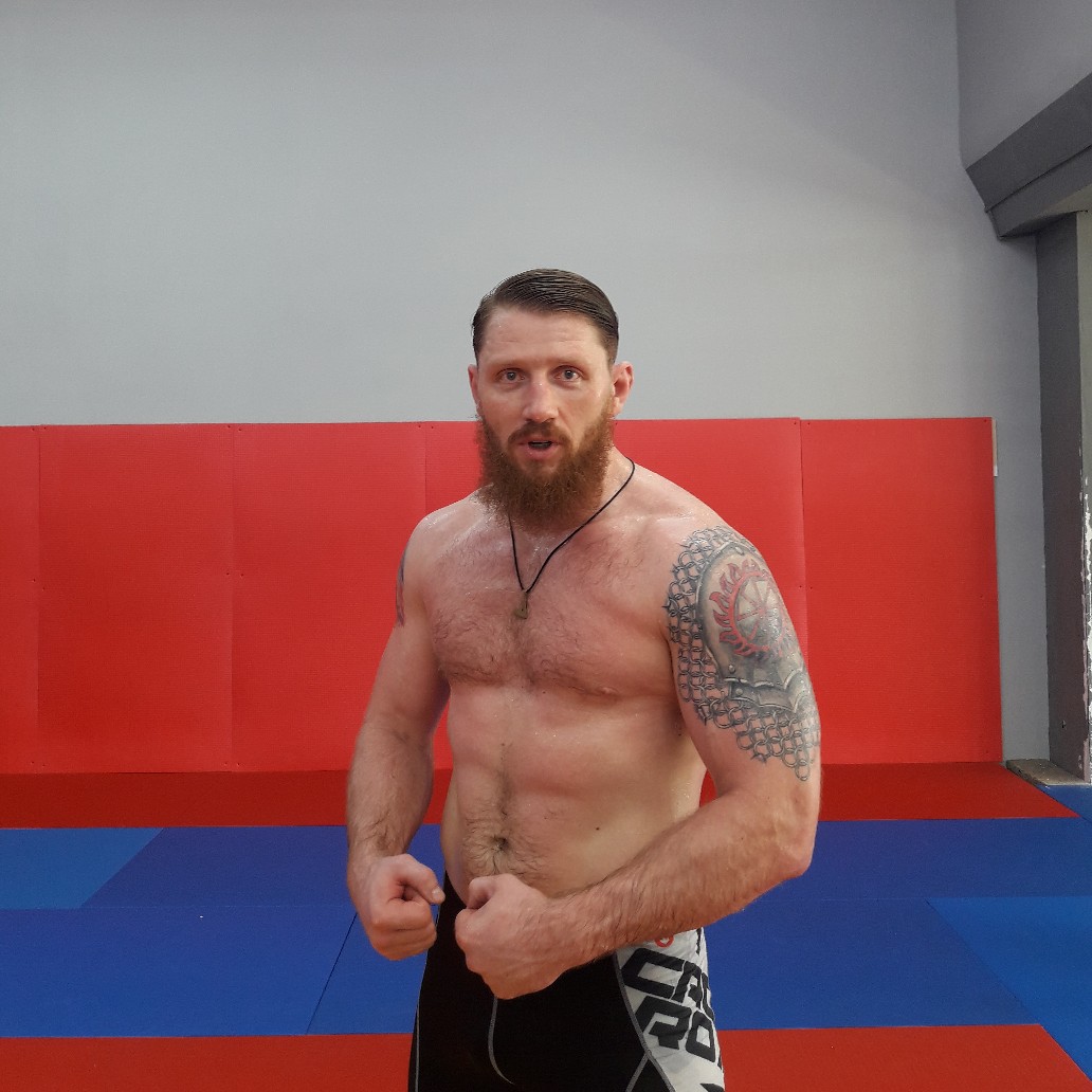 Муромский боец Сергей Дьяконов отправится на чемпионат по ММА “FCA: Янтарный пояс” в Калининграде. Хэдлайнеры - Вячеслав Дацик и Максим Новоселов