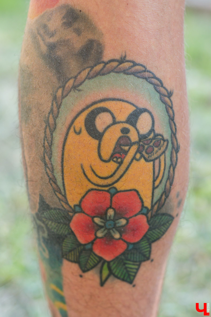 Наличие тату у человека - это особая философия, дань моде или просто желание выделиться из толпы? Мы задали этот вопрос трем горожанам, чьи тела украшает весьма неожиданная нательная живопись