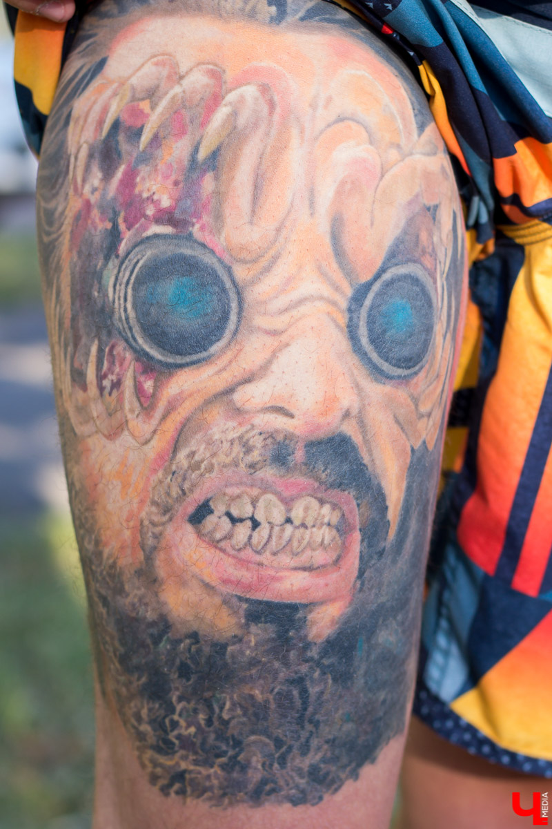 Наличие тату у человека - это особая философия, дань моде или просто желание выделиться из толпы? Мы задали этот вопрос трем горожанам, чьи тела украшает весьма неожиданная нательная живопись