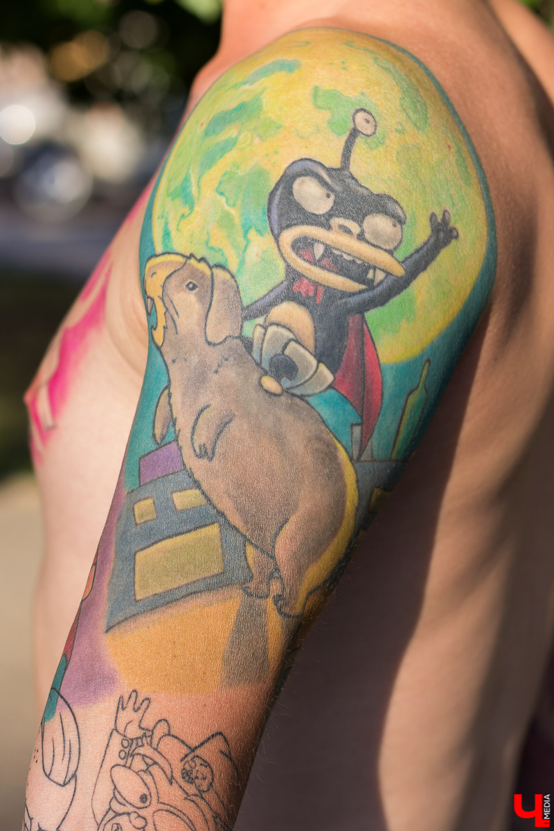 Наличие тату у человека - это особая философия, дань моде или просто желание выделиться из толпы? Мы задали этот вопрос трем горожанам, чьи тела украшает весьма неожиданная нательная живопись