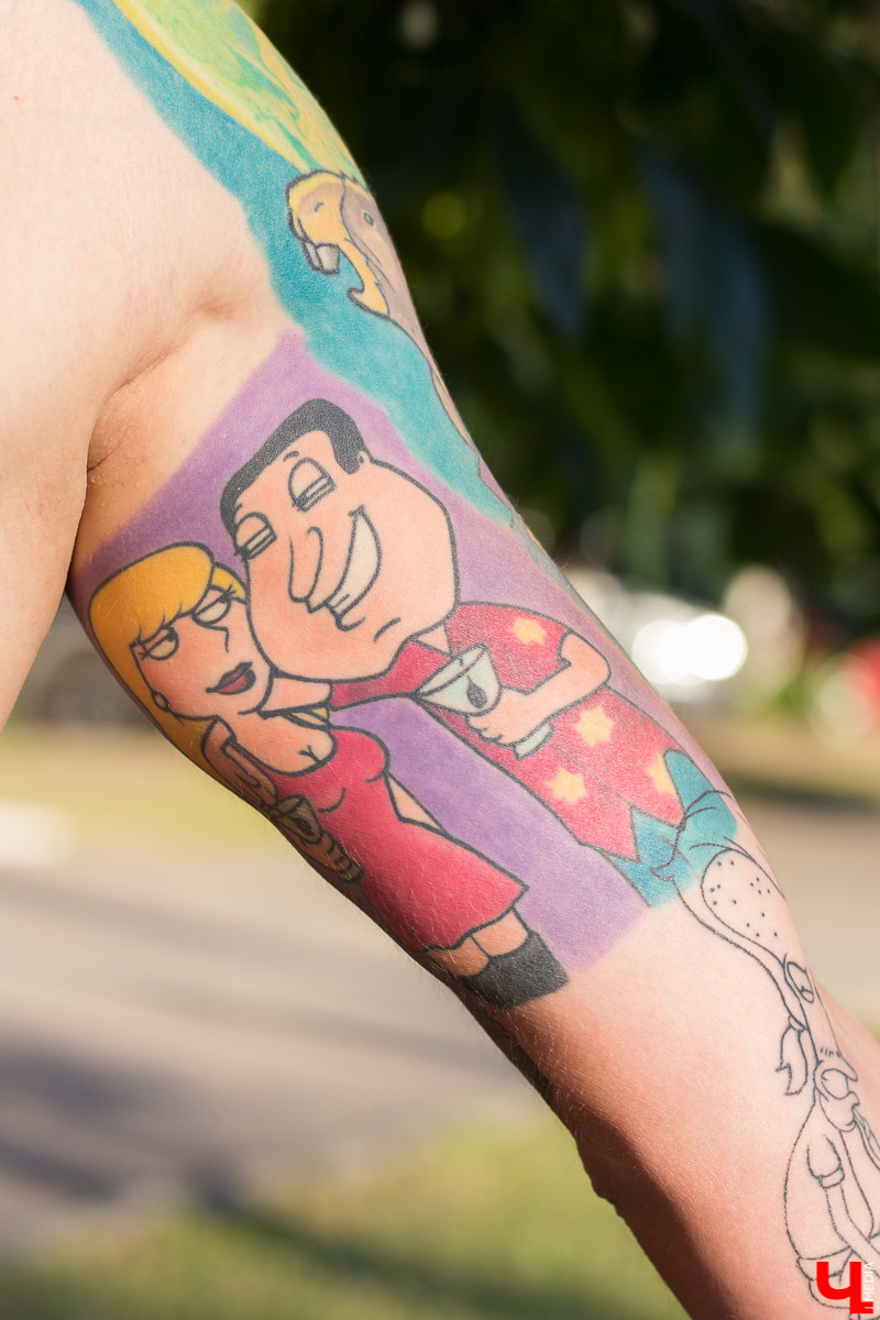 Наличие тату у человека - это особая философия, дань моде или просто желание выделиться из толпы? Мы задали этот вопрос трем горожанам, чьи тела украшает весьма неожиданная нательная живопись