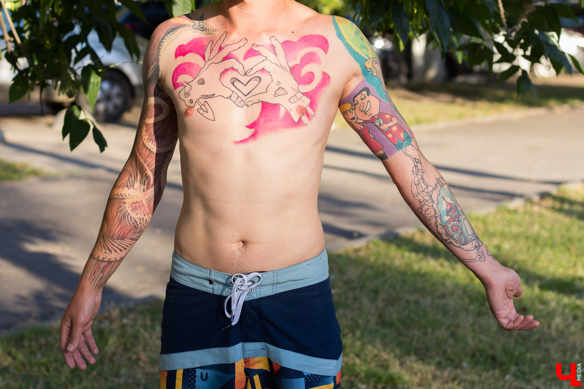 Наличие тату у человека - это особая философия, дань моде или просто желание выделиться из толпы? Мы задали этот вопрос трем горожанам, чьи тела украшает весьма неожиданная нательная живопись