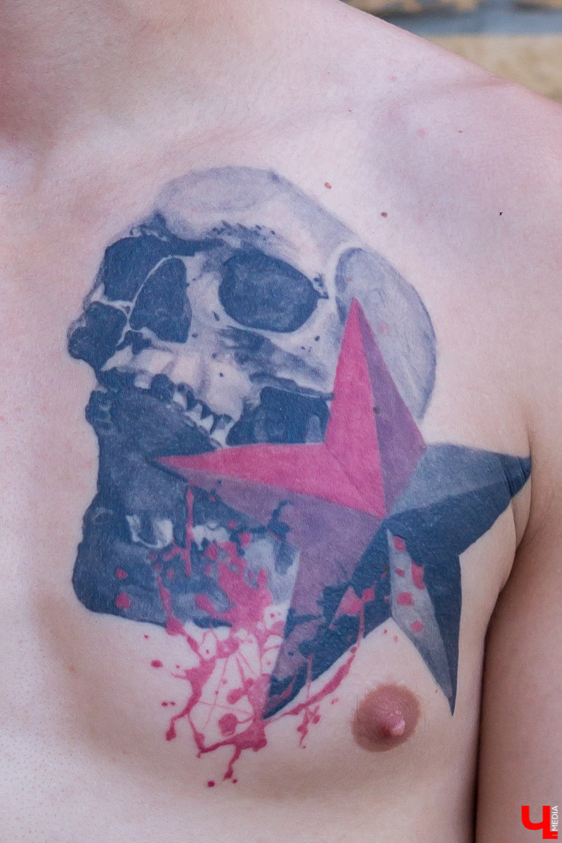 Наличие тату у человека - это особая философия, дань моде или просто желание выделиться из толпы? Мы задали этот вопрос трем горожанам, чьи тела украшает весьма неожиданная нательная живопись