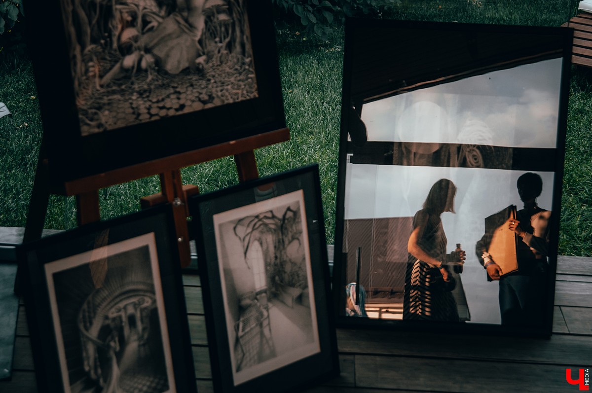 Во Владимире прошел музыкальный фестиваль KIMATIKA. Главным гостем шоу стал француз Кристиан Джиоти. Он продемонстрировал баланс тела и выступил со стеклянными шарами.