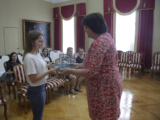 Владимиро-Суздальский музей-заповедник наградил авторов вариантов логотипов. Новую концепцию лого предложат сами музейные работники.