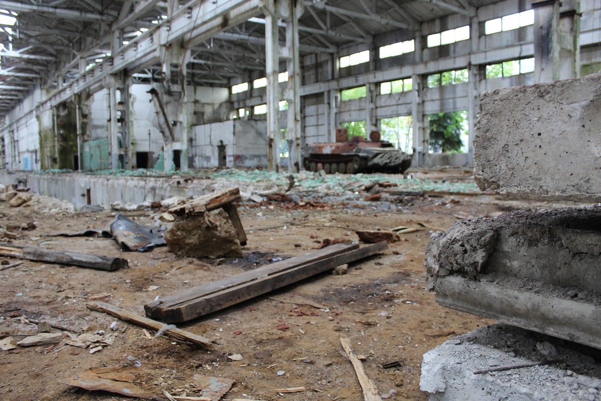 Вот уже несколько лет владимирец Роман Комов проводит экскурсии по владимирской промзоне. И за это время он уже успел узнать массу интересного. Например, что на месте тракторного завода когда-то была стоянка древнего человека.