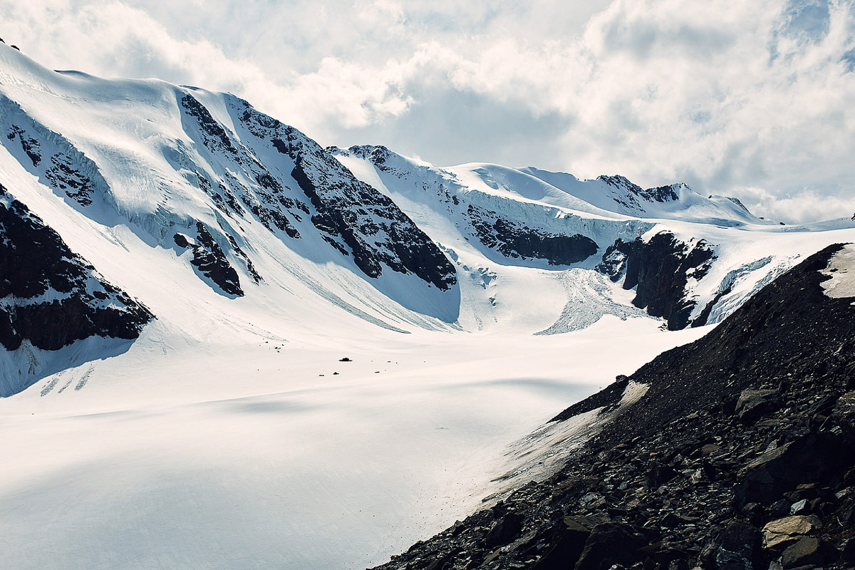 7 владимирских ребят отправились на Алтай, причем на русской машине. Добирались до места земляки 3 дня. По пути посетили множество городов. А по приезде рассказали нам, как сэкономить и что посмотреть в одном из самых красивых регионов страны.